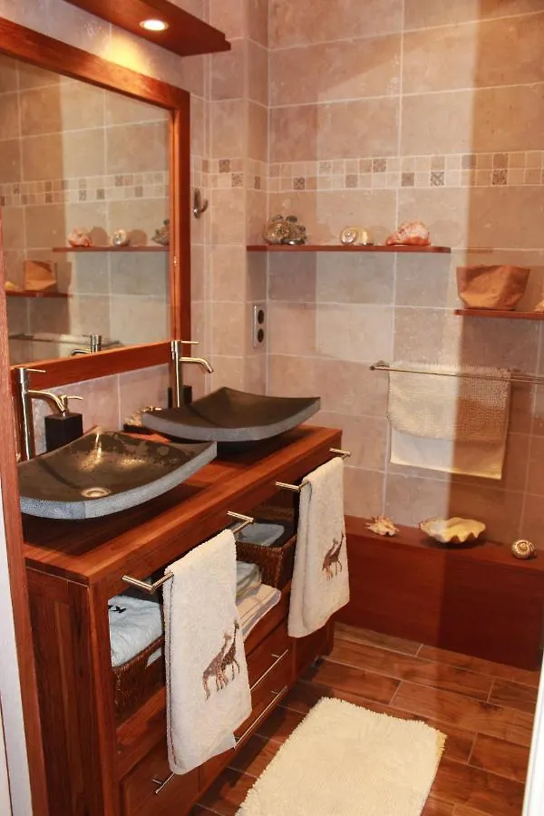 Bed & Breakfast La Villa Topi Antibes