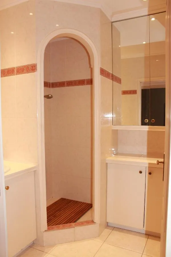 La Villa Topi Antibes Bed & Breakfast
