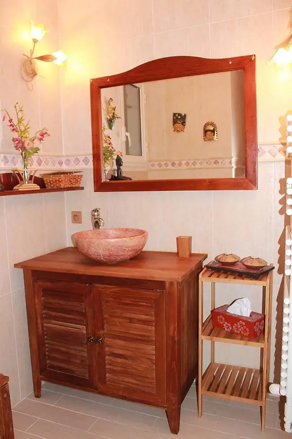 ** Bed & Breakfast La Villa Topi Antibes France